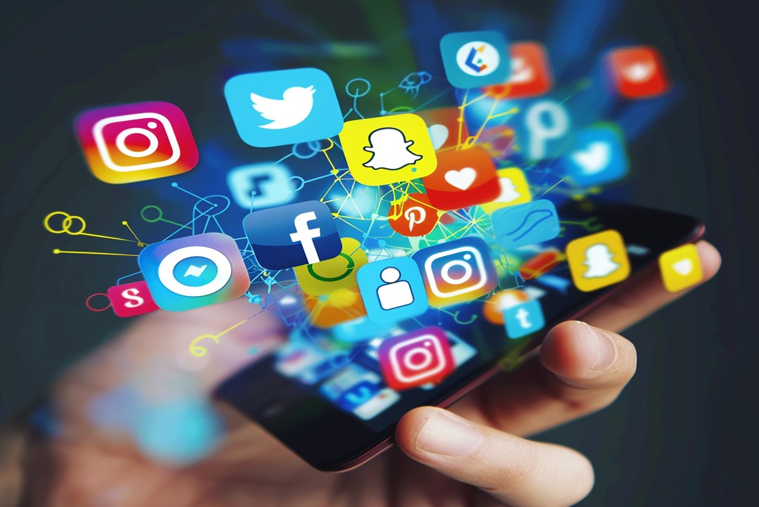 Micro-Influencers vs Big Influencers: Which is Better for UK Brands?