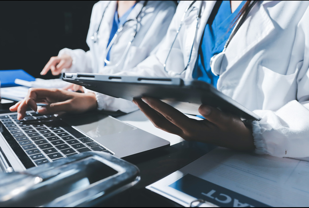 Revolutionising Dubai Healthcare: How Web Development Boosts Patient Trust & Engagement